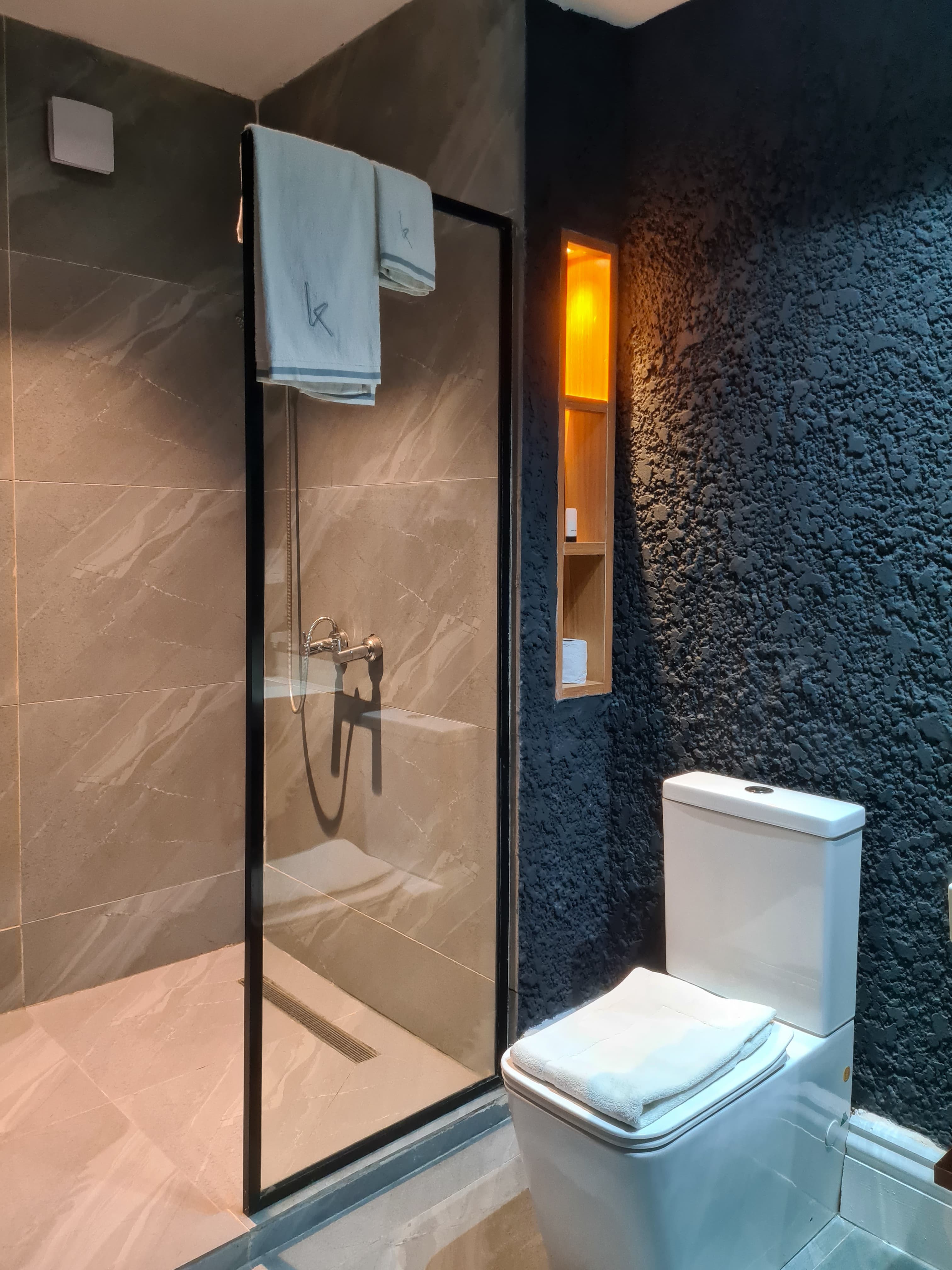 Studio Room — Room 101 at Tavern Residence, photo 6 of 6