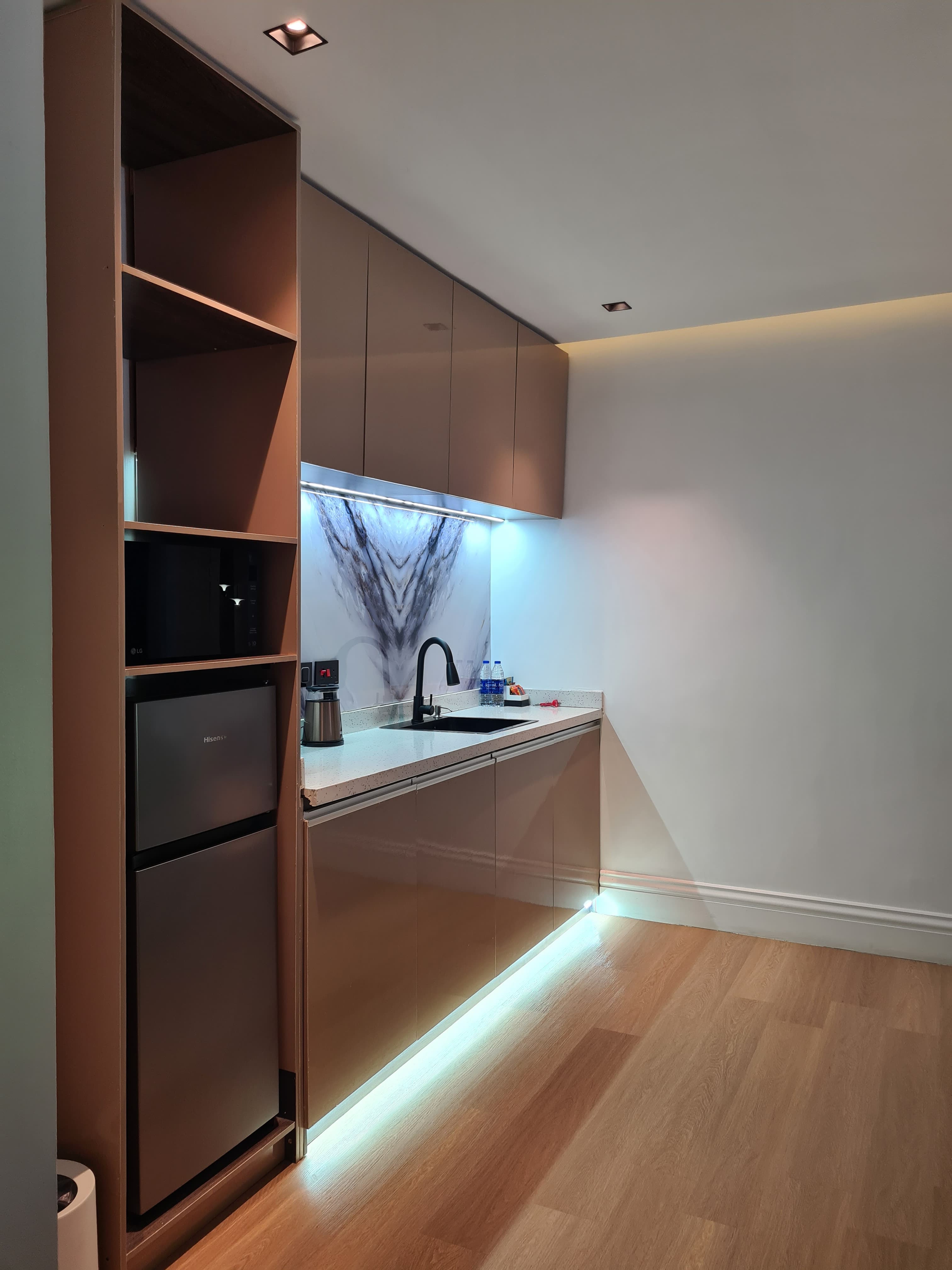 1-Bedroom Suite — Room 102 at Tavern Residence, photo 7 of 9
