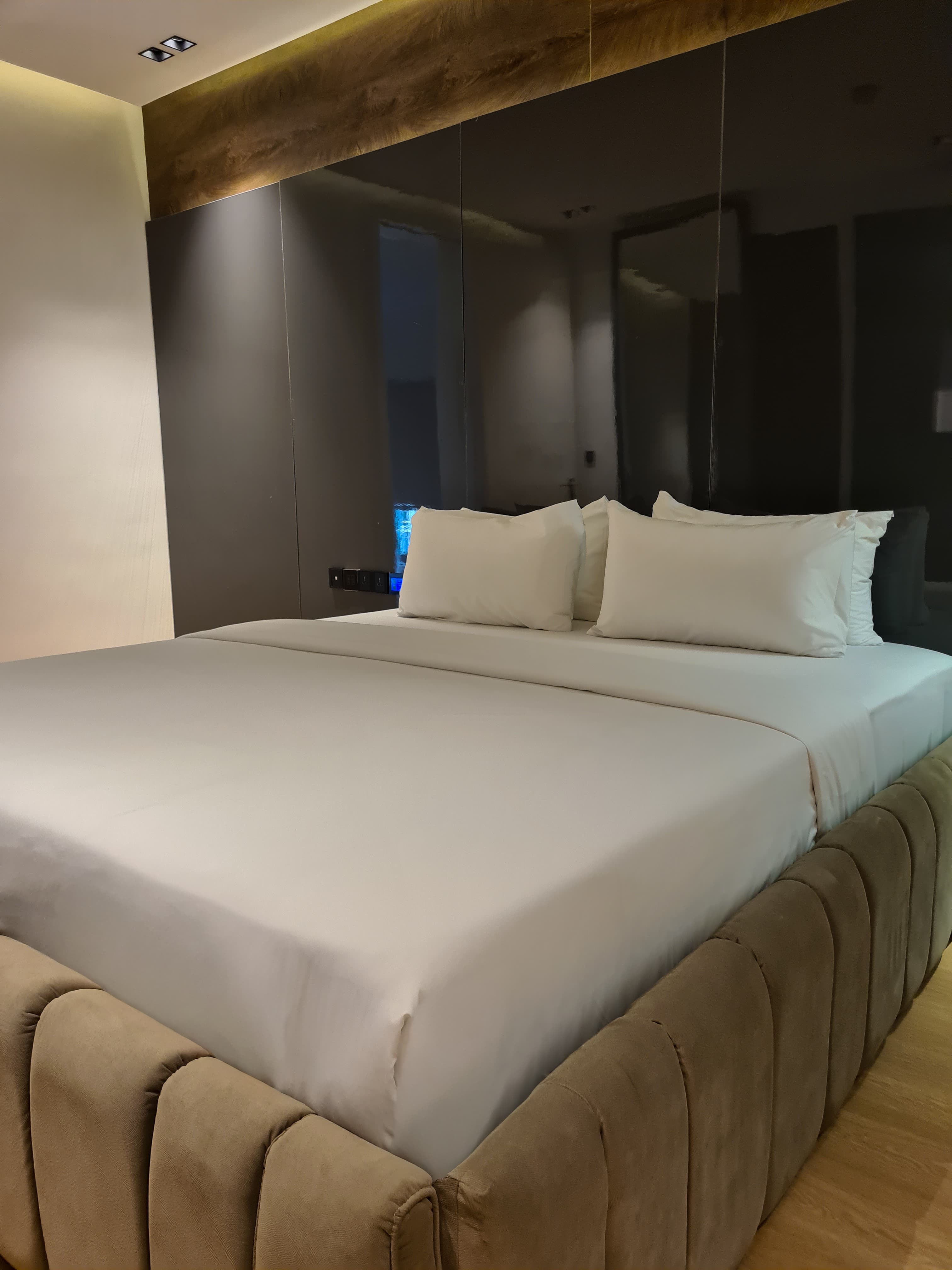 1-Bedroom Suite — Room 103 at Tavern Residence