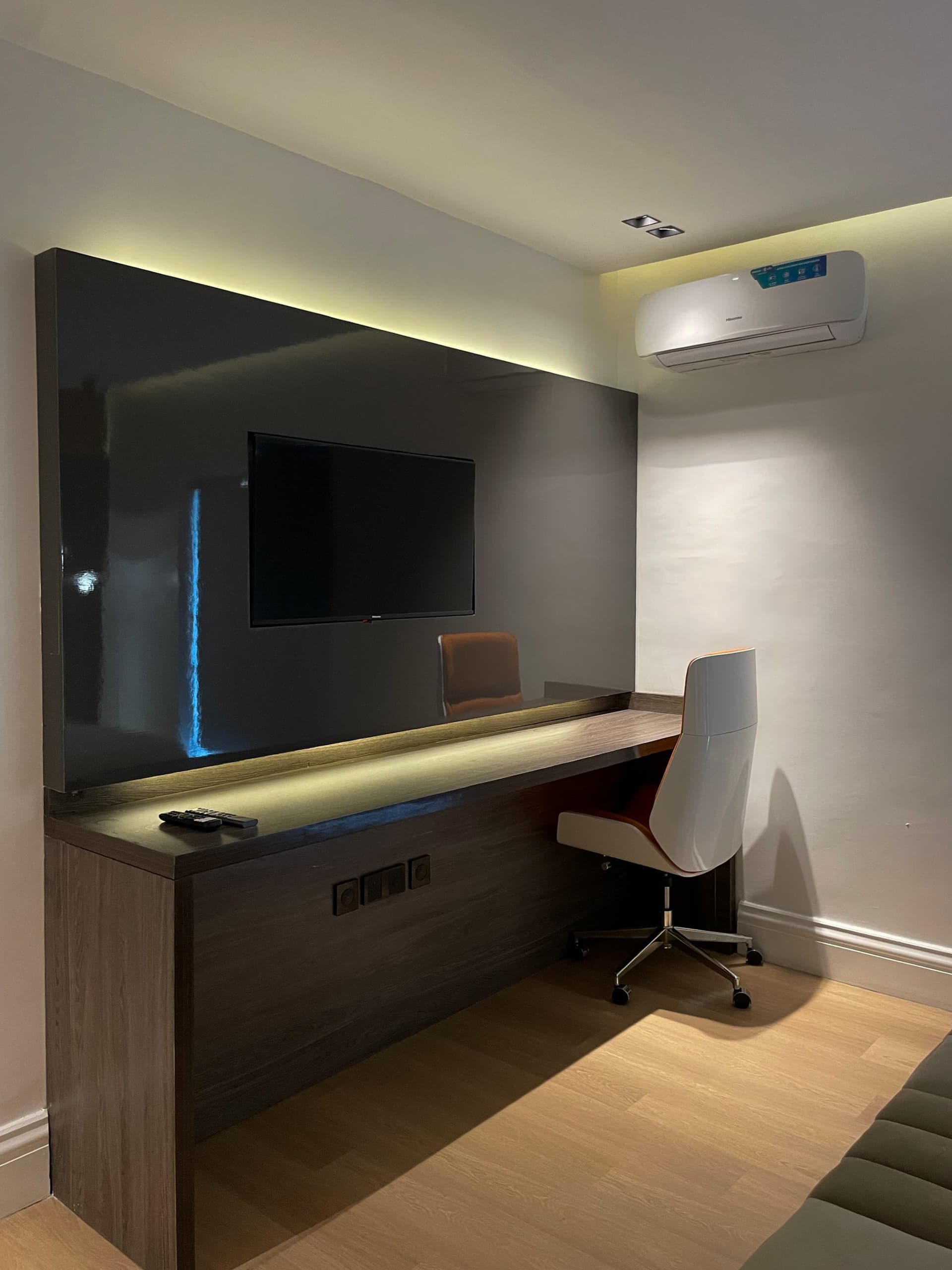 1-Bedroom Suite — Room 106 at Tavern Residence, photo 9 of 9