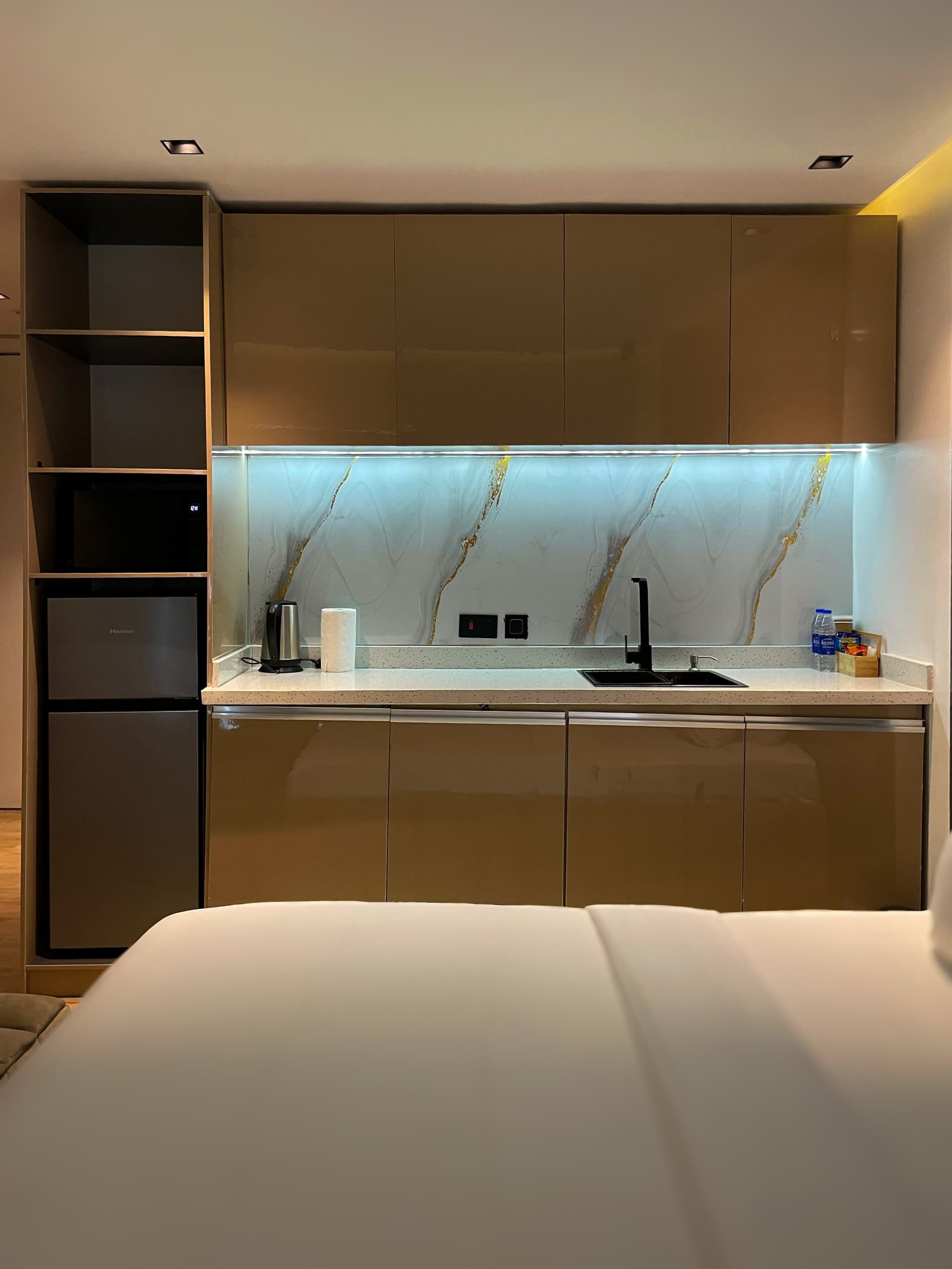 Studio Room — Room 107 at Tavern Residence, photo 6 of 9